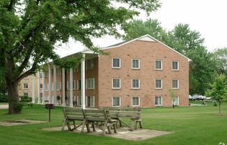 Freebloom Apartments