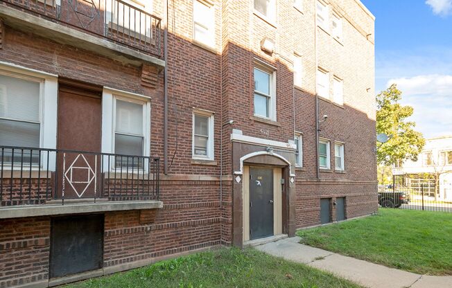 Studio, 1 bath, 650 sqft, $912.08, Unit 6100-2W