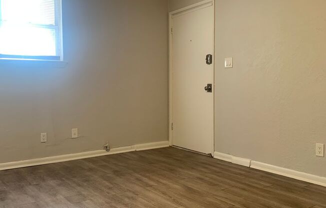 2 beds, 1 bath, 825 sqft, $995, Unit 6124-C