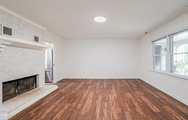 3 beds, 2 baths, 1,300 sqft, $1,950, Unit Unit A