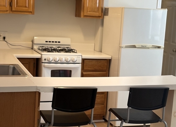 66 B WARREN AVE