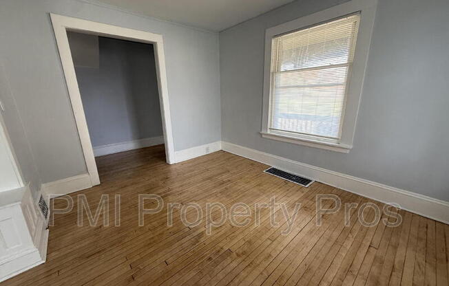 3109 W WALNUT ST