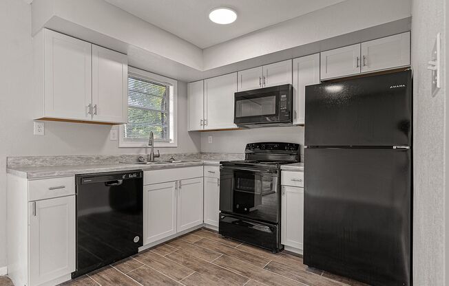 2 beds, 1 bath, 850 sqft, $850, Unit B2