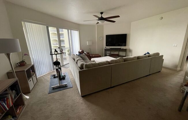 3 Bedroom/2 Bathroom 6th floor unit at Promenade Condominiums!