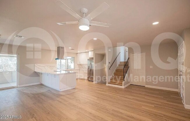 1646 E HERMOSA DR
