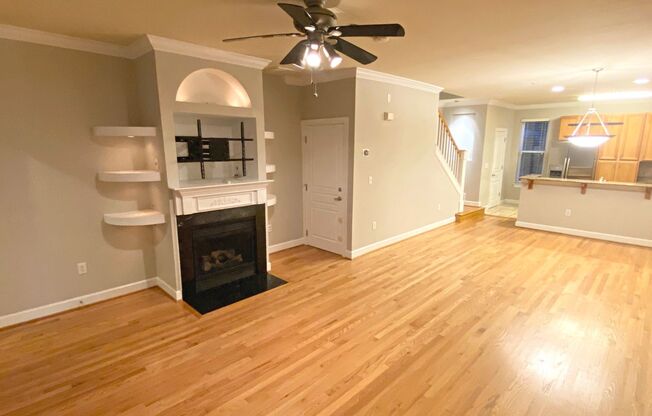 Hot 2 bed 2.5 bath townhome  in Uptown Charlotte!