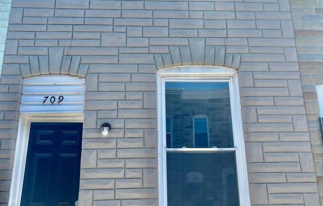 709 N Port St