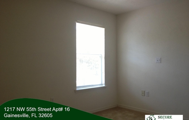 3 beds, 2 baths, $1,595, Unit Apt# 16