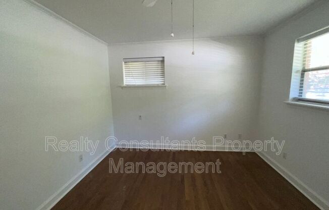 3 beds, 1 bath, 1,095 sqft, $1,700