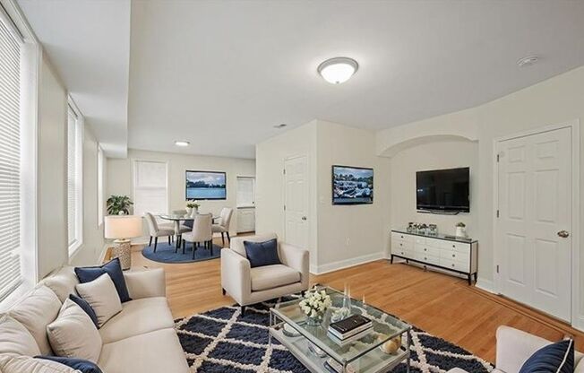 Available Now- Beautiful 3 Bedroom, 2 Bath Home in Baltimore, MD!