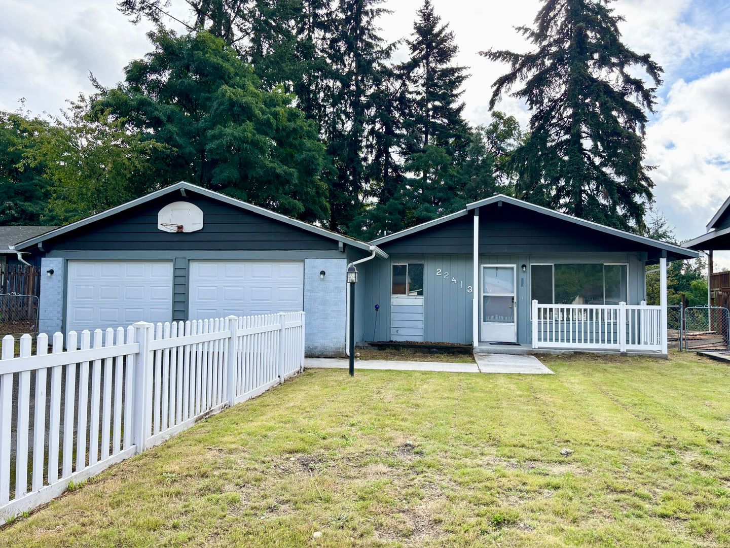 Charming Rambler in the Heart of Bothell!