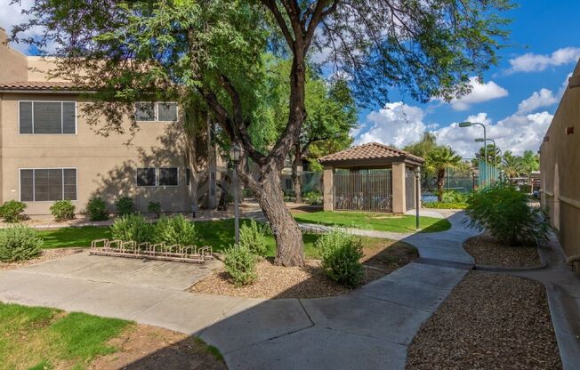 2 beds, 2 baths, 1,010 sqft, $1,600, Unit 1046
