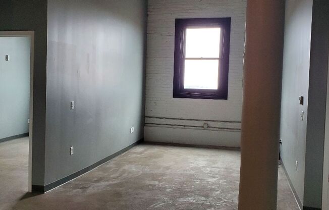 2 beds, 2 baths, 987 sqft, $1,422, Unit 604W