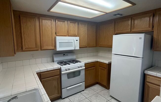 2 beds, 2 baths, $1,350, Unit # 223