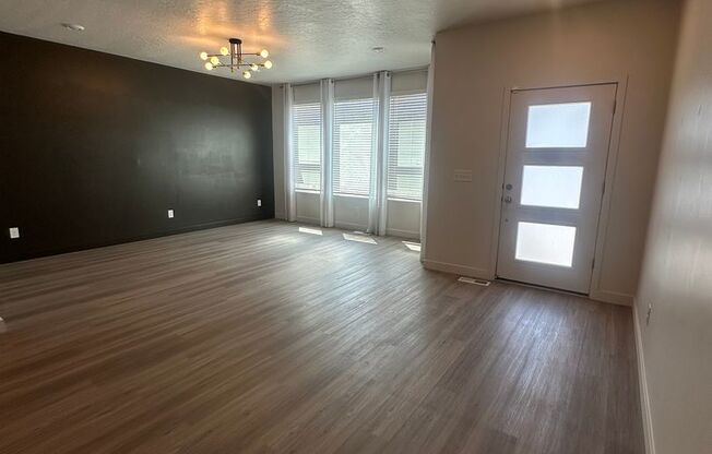Beautiful Townhome!!!