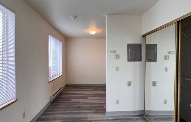Studio, 1 bath, 462 sqft, $1,375, Unit 425