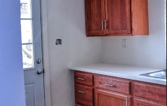 1 bed, 1 bath, $900