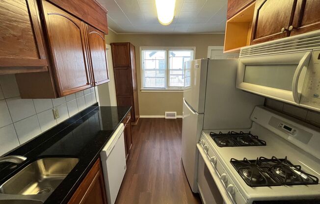 2 beds, 1 bath, $1,499