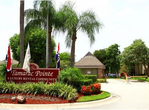 2 beds, 1.5 baths, 1,030 sqft, $1,950, Unit 077