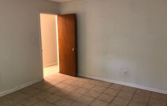 3 beds, 1 bath, $1,250