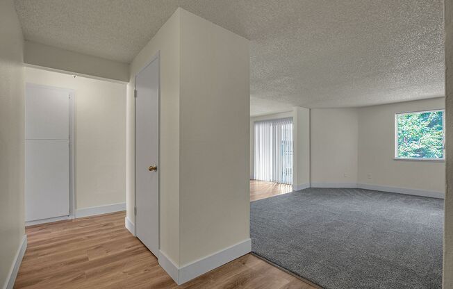 2 beds, 1 bath, 925 sqft, $1,500, Unit 762-37