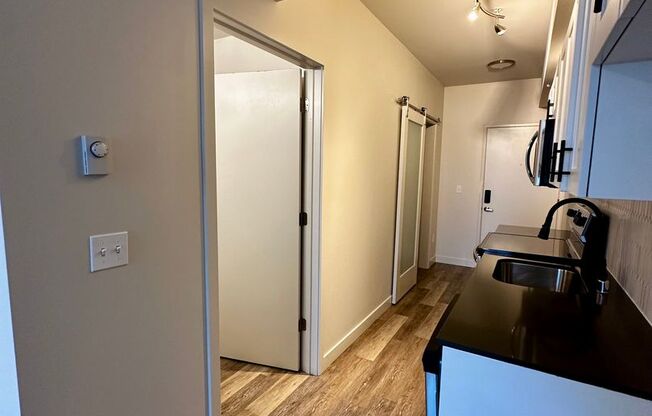 1 bed, 1 bath, $1,447, Unit 203