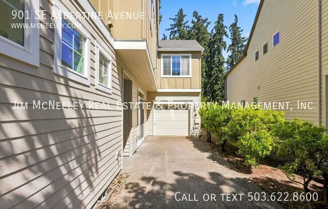 901 SE ALBERTINE AVE