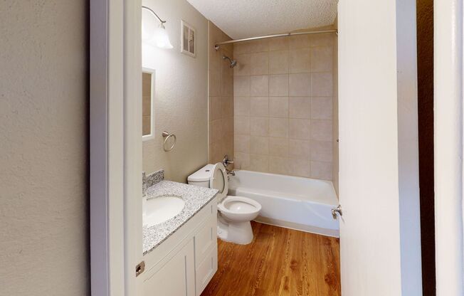 2 beds, 2 baths, 1,052 sqft, $1,495, Unit 1945 Peoria St #106