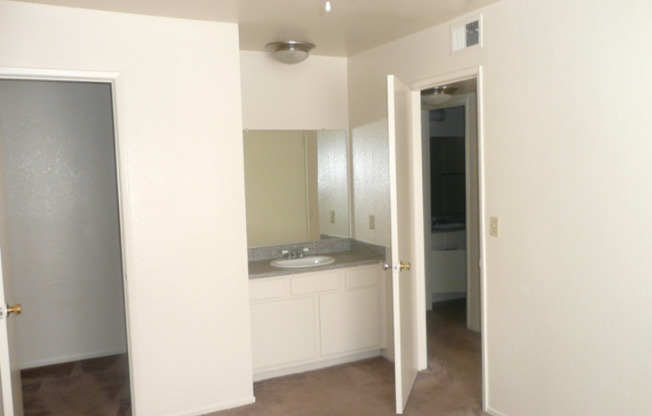 674 W 41 ST