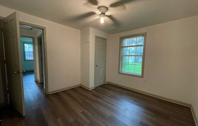 3 beds, 1 bath, $1,050