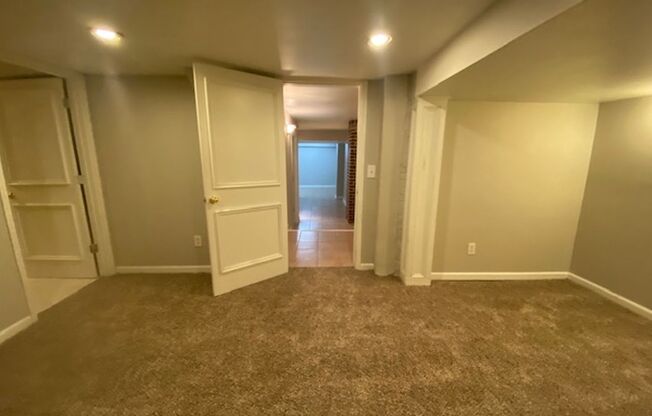 2 beds, 2 baths, 1,000 sqft, $1,650, Unit 29