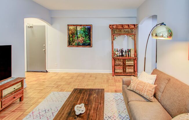 1 bed, 1 bath, $2,300, Unit # 210