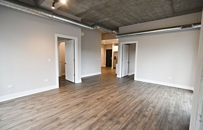 2 beds, 2 baths, 975 sqft, $4,450, Unit 3833-310