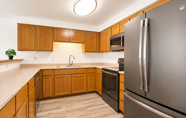 Evergreen East Condo Unit for Lease w/ Garage - 510 SE 157th Ave Unit 35