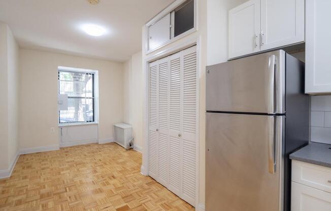 202 W 98 ST