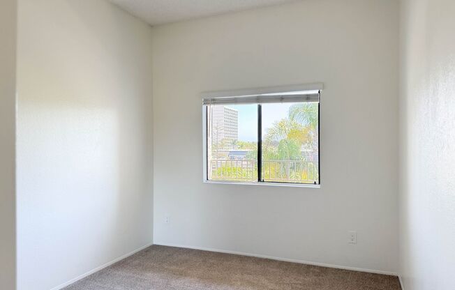 2 beds, 2 baths, 900 sqft, $2,600, Unit 415