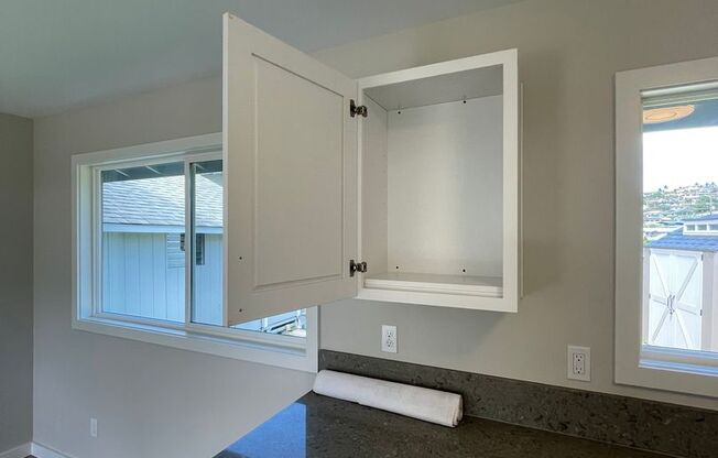 Kaneohe Duplex - Downstairs unit 2 bedrooms, 1.5 bath with 2 parking stalls - Avail now!