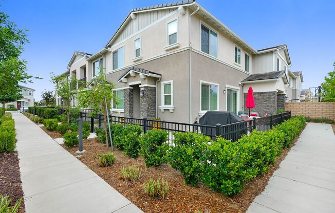 2 Bedroom, 2.5 Bath Two-Story Condominium Available for Lease in Fontana, California!