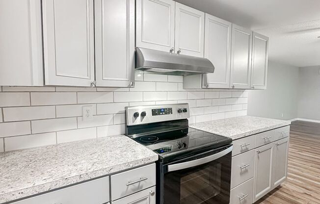 2 beds, 2 baths, 1,096 sqft, $1,475, Unit 1883C