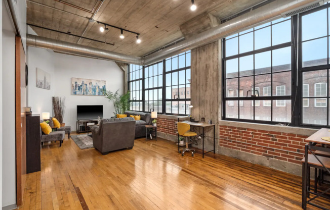 1 bed, 1 bath, 790 sqft, $1,100, Unit 212