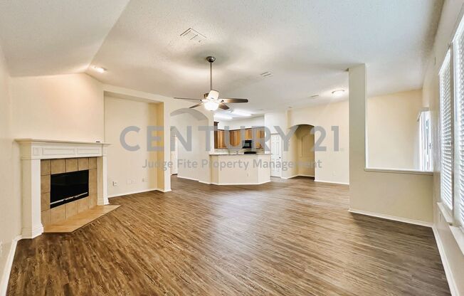 Lovely 4/2/2 in Grand Prairie For Rent!