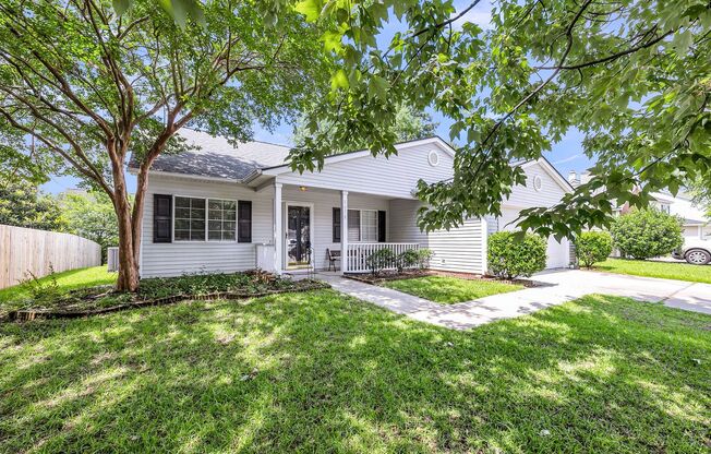 Stylish Living with Spacious Backyard!