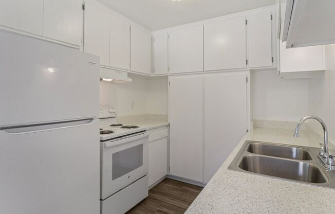 2 beds, 2 baths, 935 sqft, $2,550, Unit 025