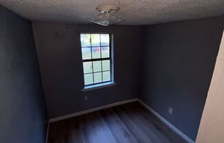 3 beds, 1 bath, $795