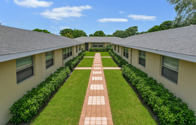 2 beds, 1 bath, 827 sqft, $1,850, Unit 644