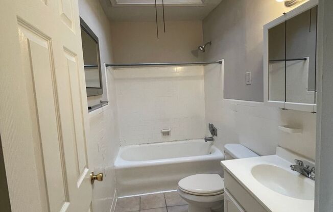 3 beds, 1 bath, $1,595