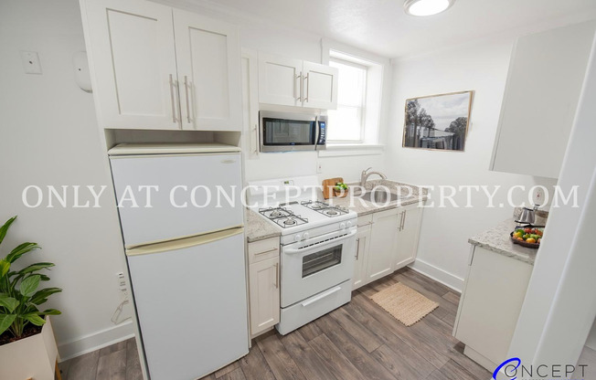 Studio, 1 bath, 200 sqft, $799, Unit 07 Studio-R