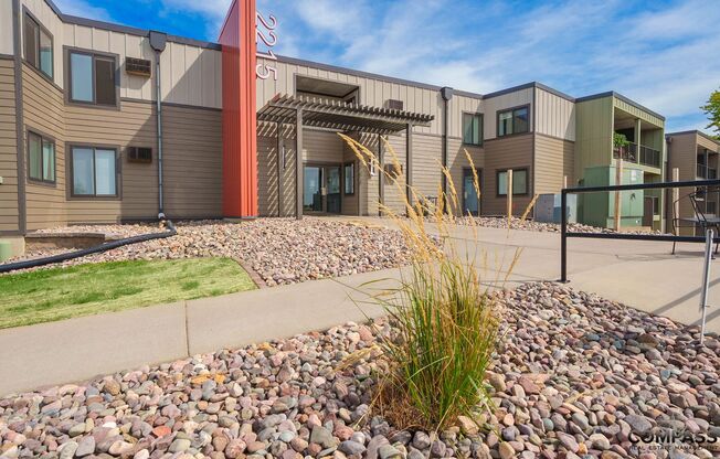 1 bed, 1 bath, 709 sqft, $1,045, Unit 2215-210