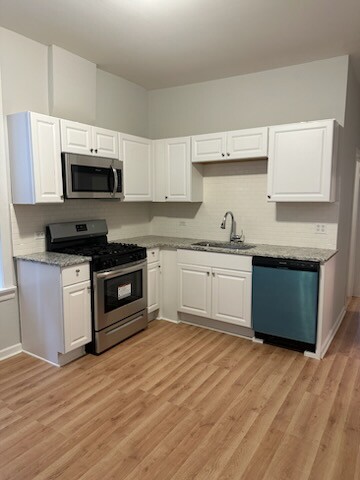 1424 N Maplewood Ave 2F