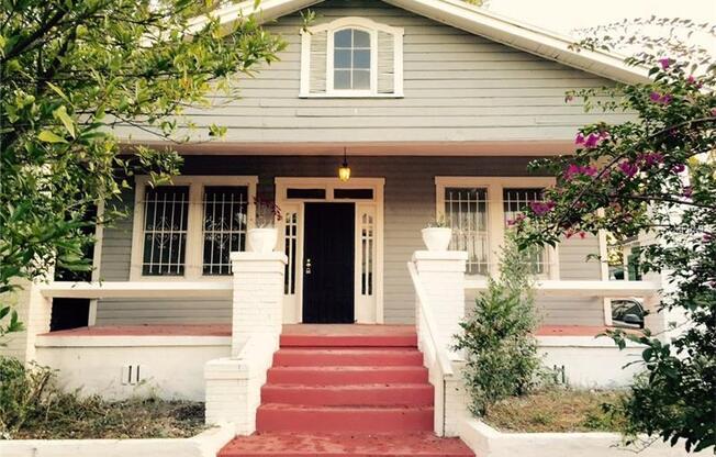 West Tampa Bungalow - Near UT & Downtown
